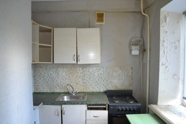 Selling 3-room apartment on Degtyarivska 58, near metro