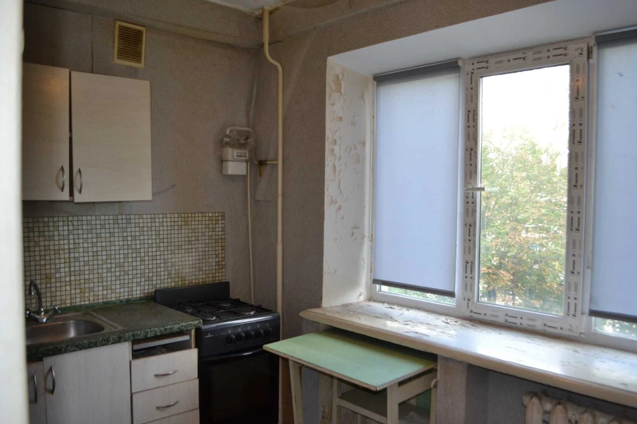 Selling 3-room apartment on Degtyarivska 58, near metro