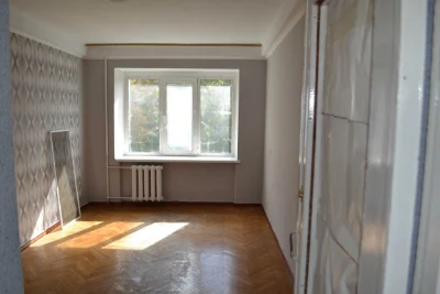 Selling 3-room apartment on Degtyarivska 58, near metro