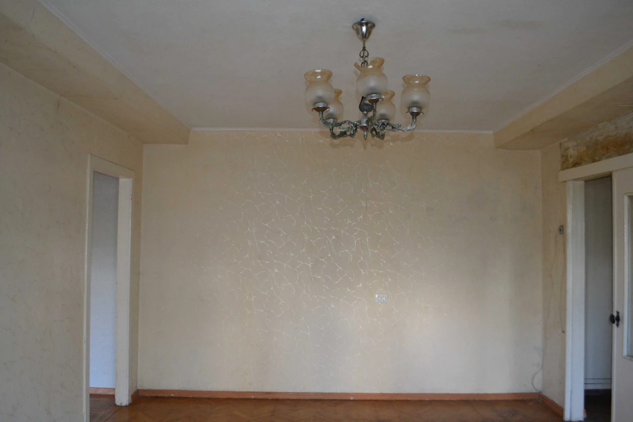 Selling 3-room apartment on Degtyarivska 58, near metro