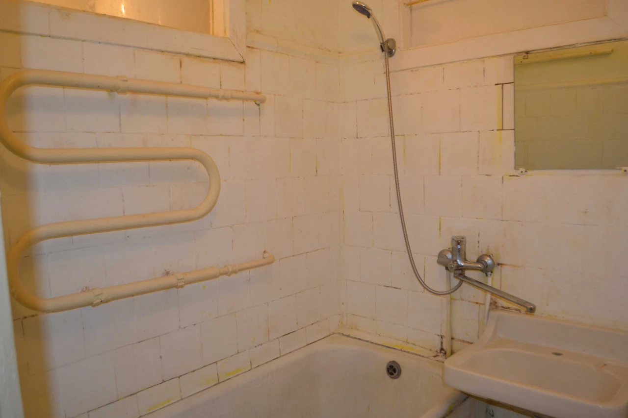 Selling 3-room apartment on Degtyarivska 58, near metro