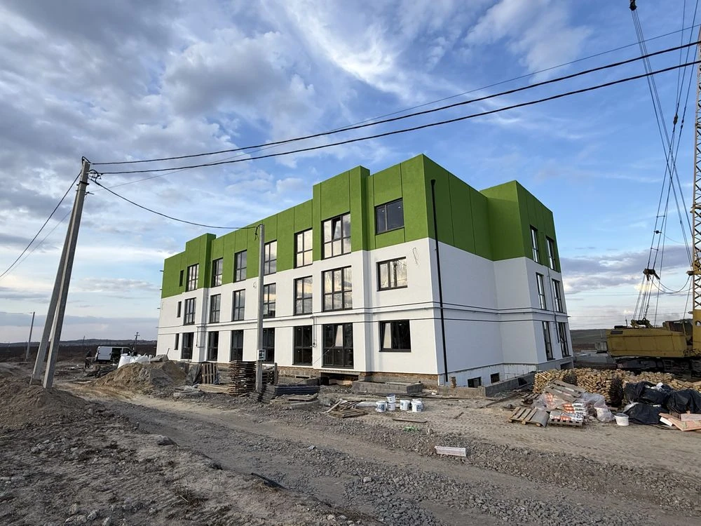 Apartment 1 room, Євідновлення 40