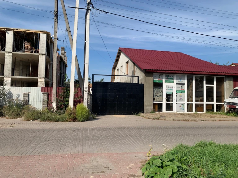 Land for sale for commercial use