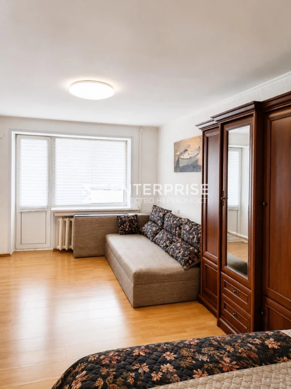1-bedroom apartment for sale, renovated, brick, metro "Chernihivska"