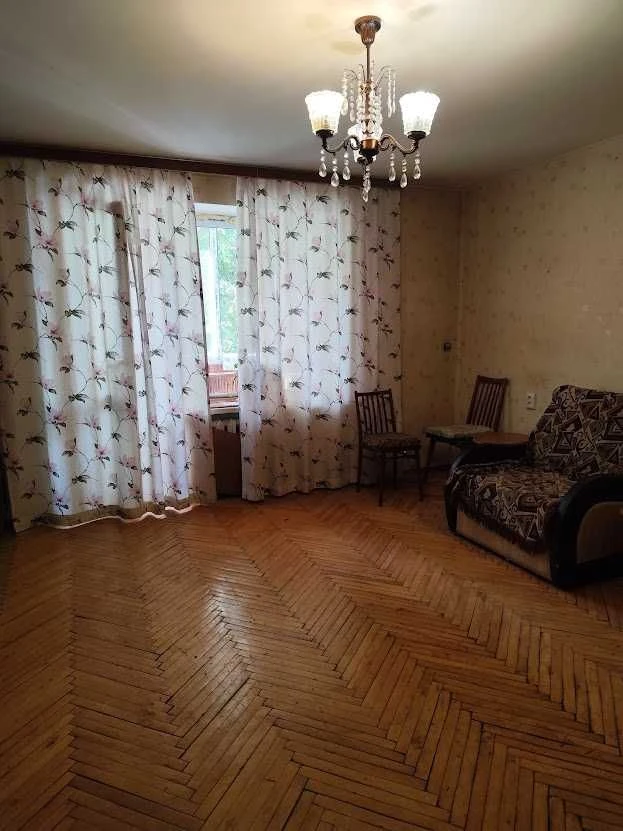 проспект Глушкова , 30 - 3-кімнатна