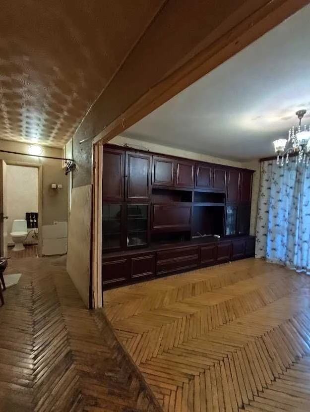 проспект Глушкова , 30 - 3-кімнатна