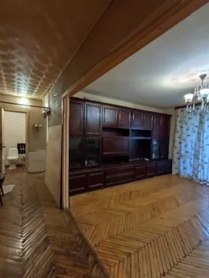 проспект Глушкова , 30 - 3-кімнатна