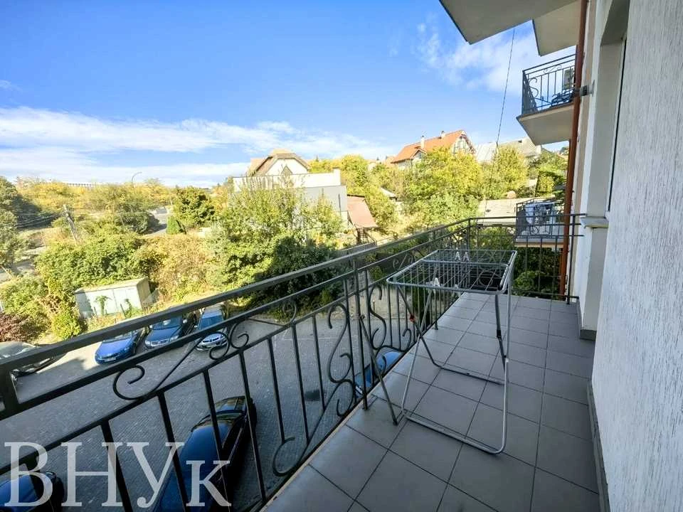 Apartment. Uzhgorod, Kosichska st.