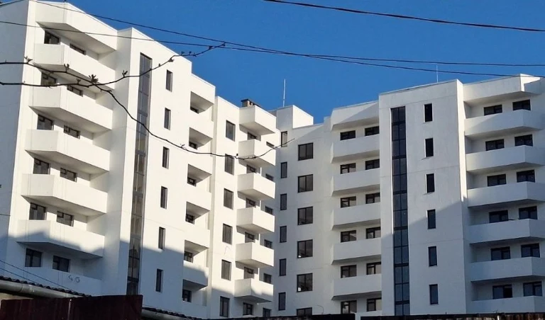 Продам студийную квартиру в центре.