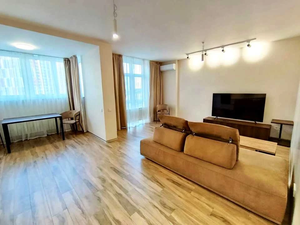 Apartment. Mikysko-Slobidska Street, Kyiv