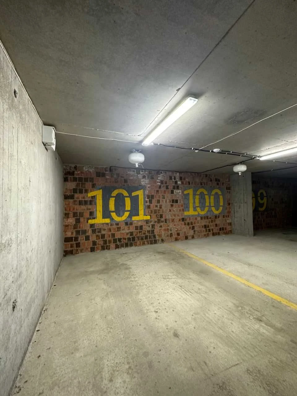 Parking Space for Sale in ЖК Obriy 3 on вул. Maloholoskovska