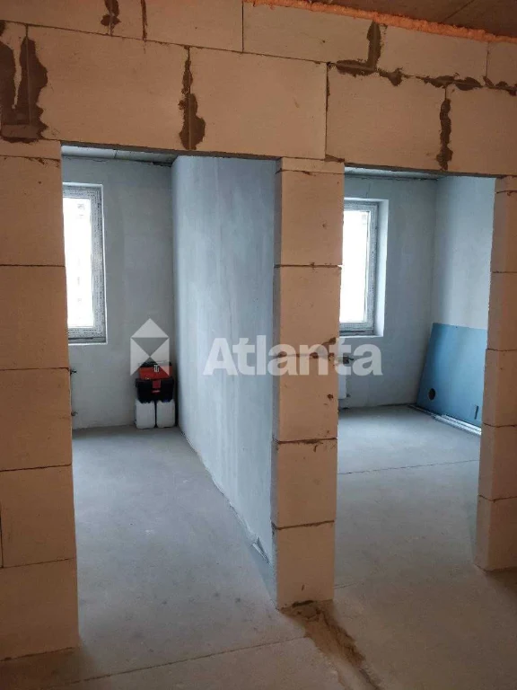 For Sale! Euro-two-room apartment on a low floor in a residential complex