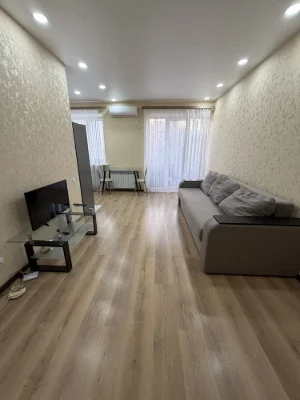 Real. Selling 3-room apartment. Botanichkyi Sad.