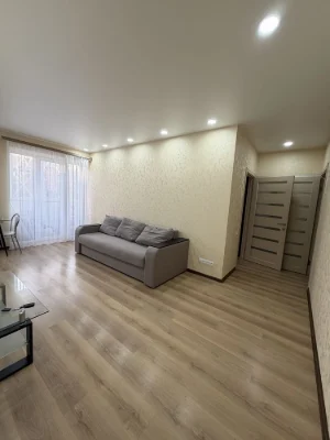 Real. Selling 3-room apartment. Botanichkyi Sad.