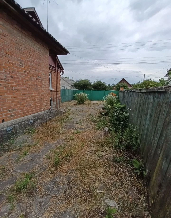 Продаж частини будинку  вул. Параджанова