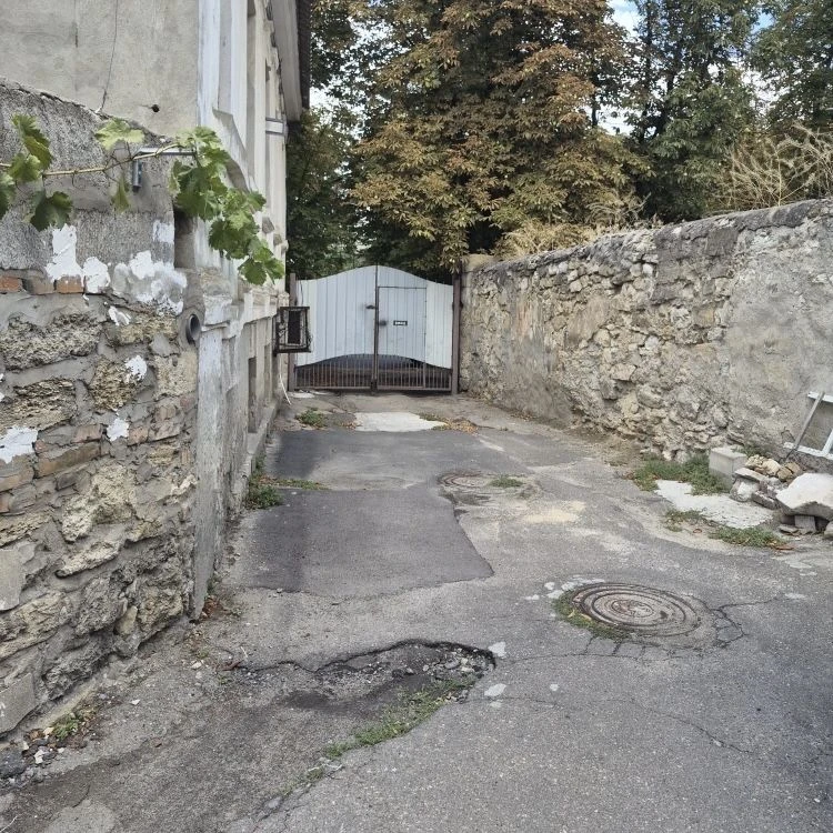 Selling 1-room apartment in the center, city center, V. Morska - Heroes' Rescue