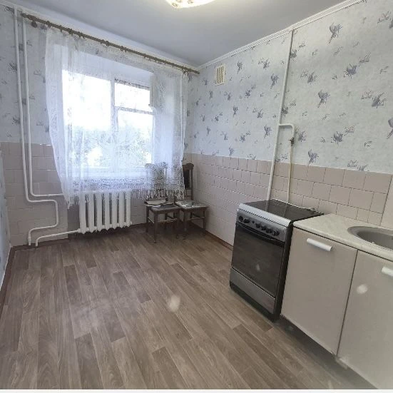 Продаю 3-комнатную квартиру. Проспект Центральный - улица Шосейна