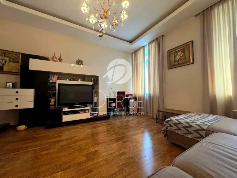 Центр Золоті Ворота, 3 комнаты, 80 м², Франка, 22/24 / Богдана Хм