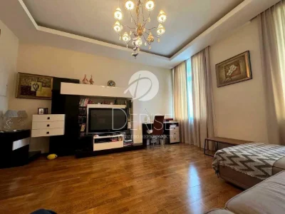 Центр Золоті Ворота, 3 комнаты, 80 м², Франка, 22/24 / Богдана Хм
