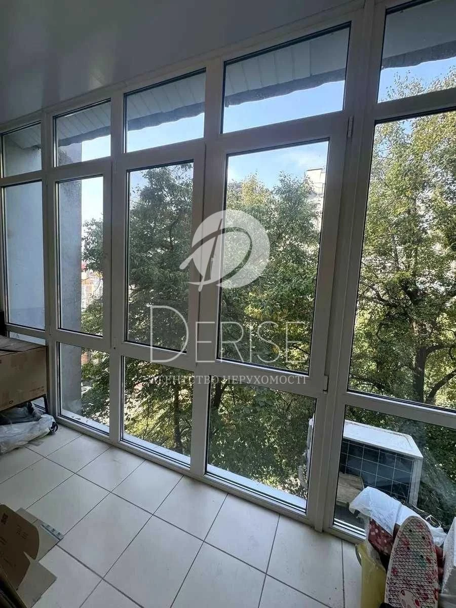 Центр Золоті Ворота, 3 комнаты, 80 м², Франка, 22/24 / Богдана Хм