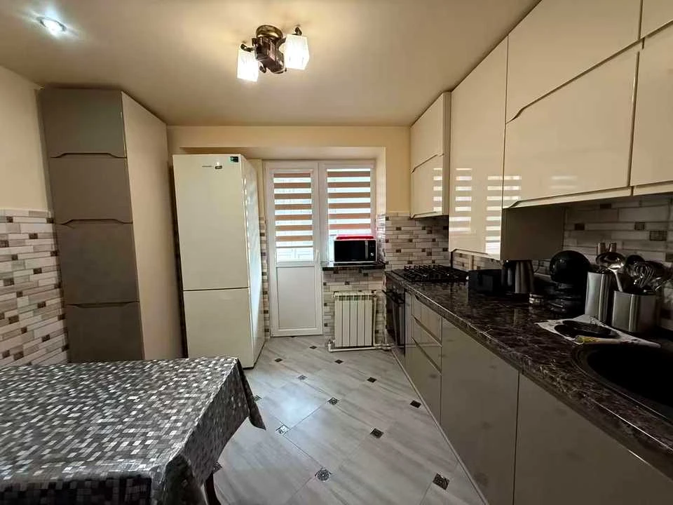 Apartment. Uzhgorod, Mykhaylo Hrushysk Street