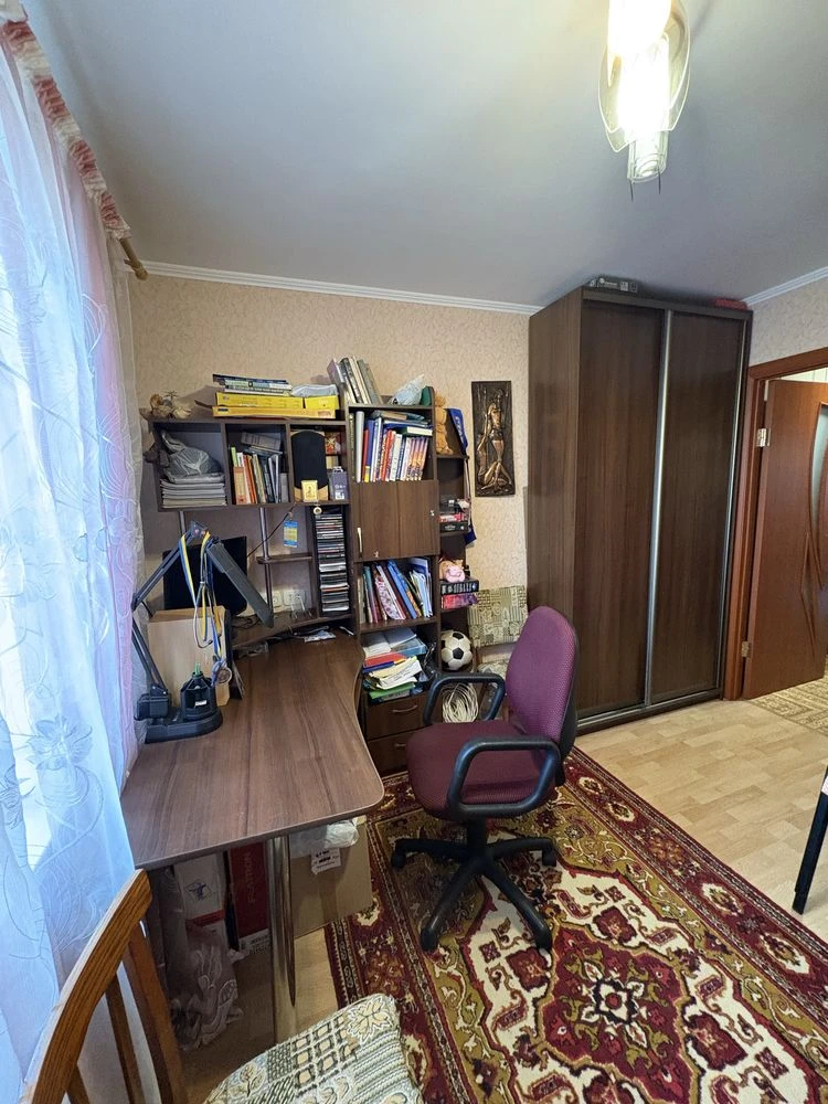 3-room apartment for sale on Mira Avenue