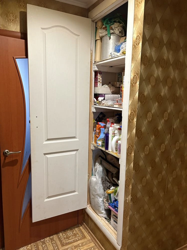 3-room apartment for sale on Mira Avenue
