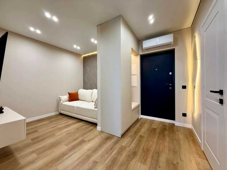 Apartment. Ivano-Frankivsk, Juliana Pelechha st.