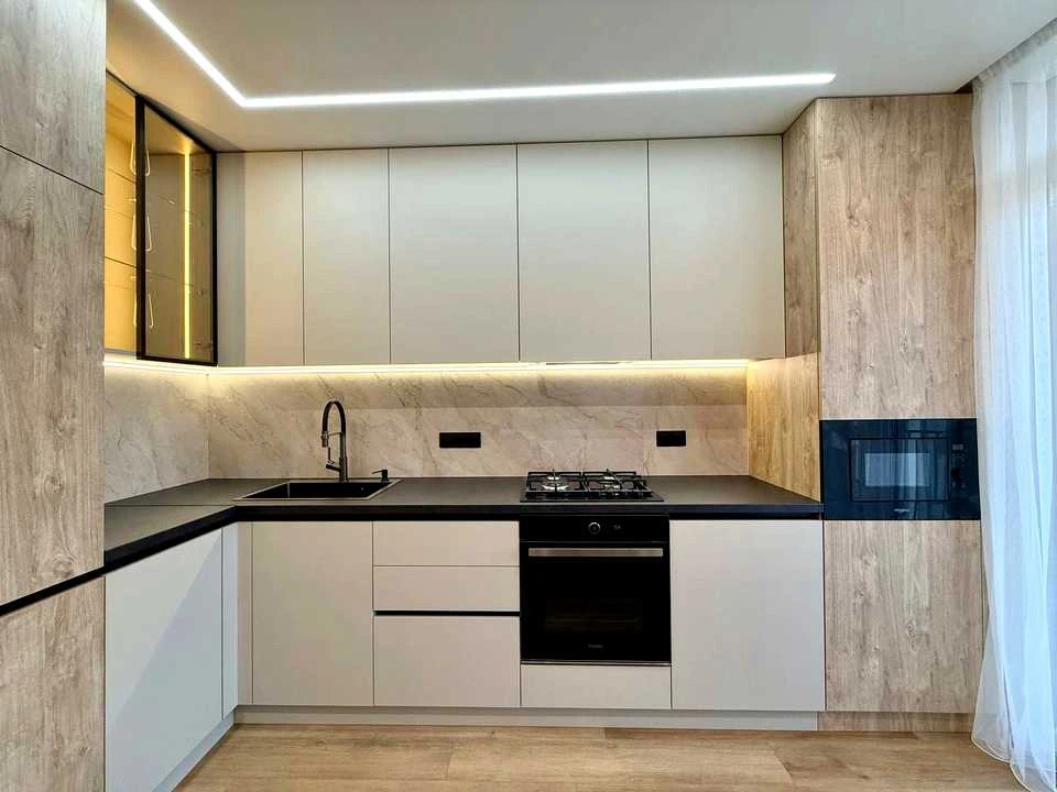 Apartment. Ivano-Frankivsk, Juliana Pelechha st.