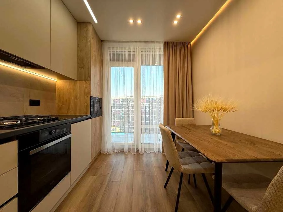 Apartment. Ivano-Frankivsk, Juliana Pelechha st.