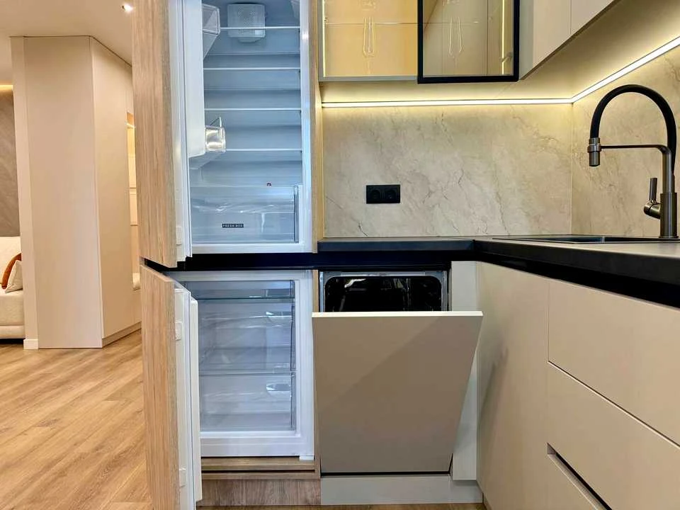 Apartment. Ivano-Frankivsk, Juliana Pelechha st.