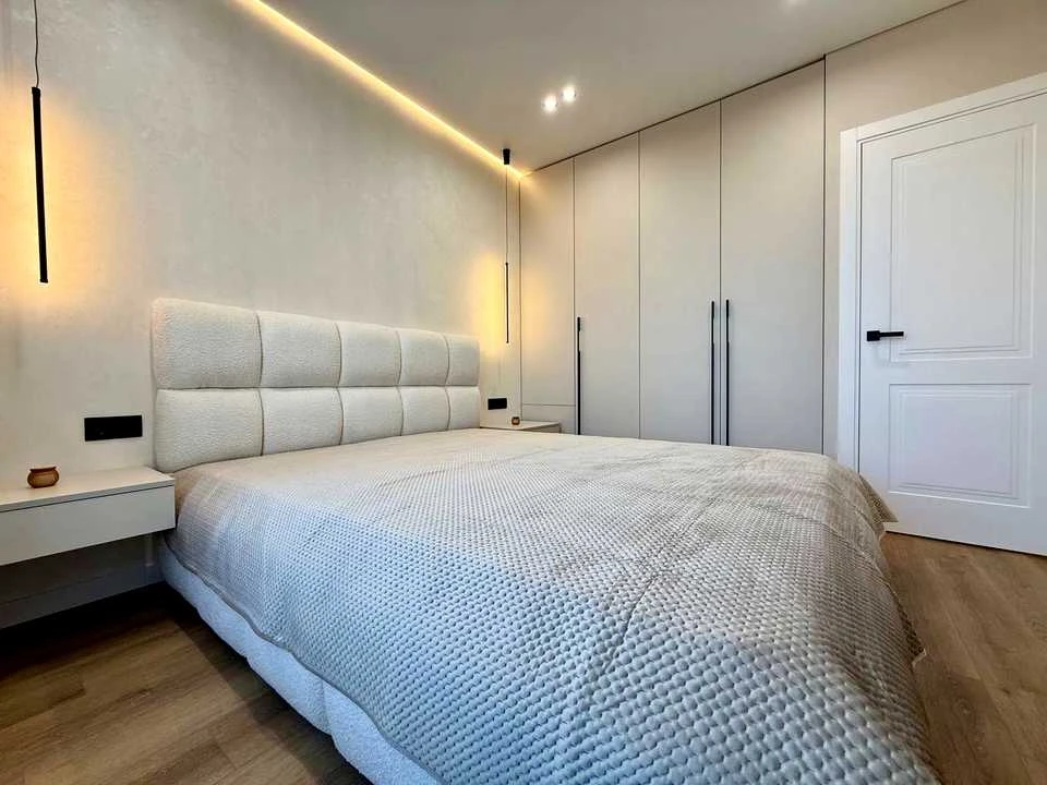 Apartment. Ivano-Frankivsk, Juliana Pelechha st.
