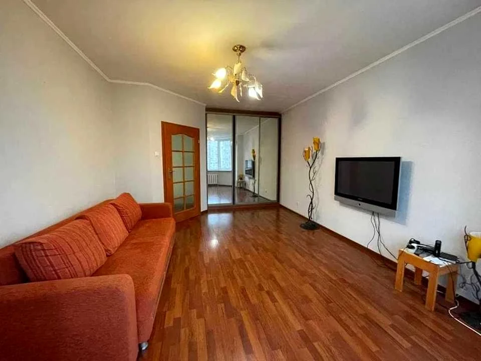Apartment. Kyiv, Pnzhy, вул.