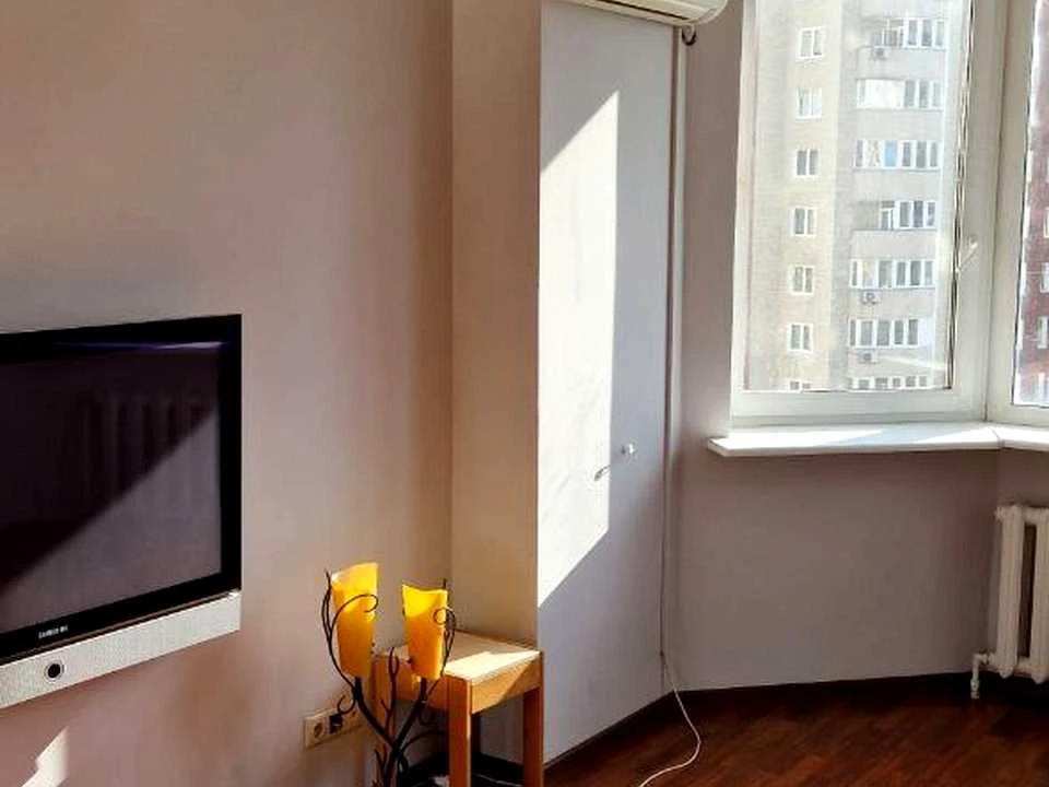 Apartment. Kyiv, Pnzhy, вул.