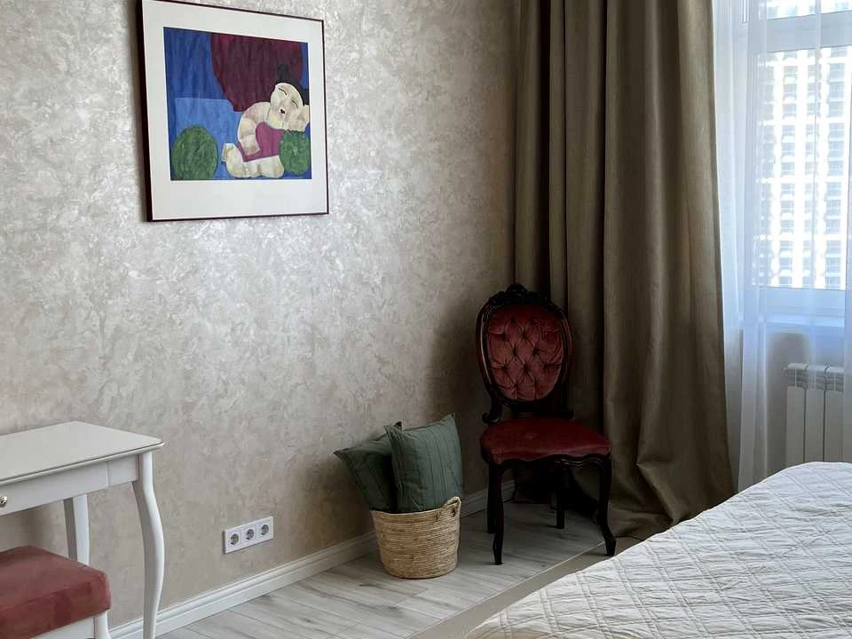 Квартира. Київ, Микільсько-Слобідська вулиця.