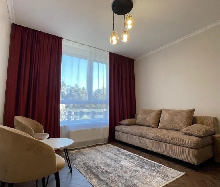 Selling a one-bedroom apartment, low floor, near metro, Vozdvizhenka