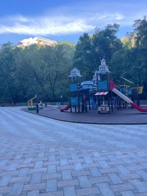 Продається двокімнатна квартира в європейському стилі, низький поверх, недалеко від метро, Воздвиженка