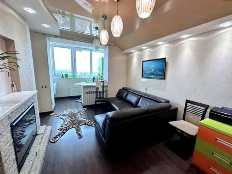 For sale: 3-room apartment on Park Street in a brick house!