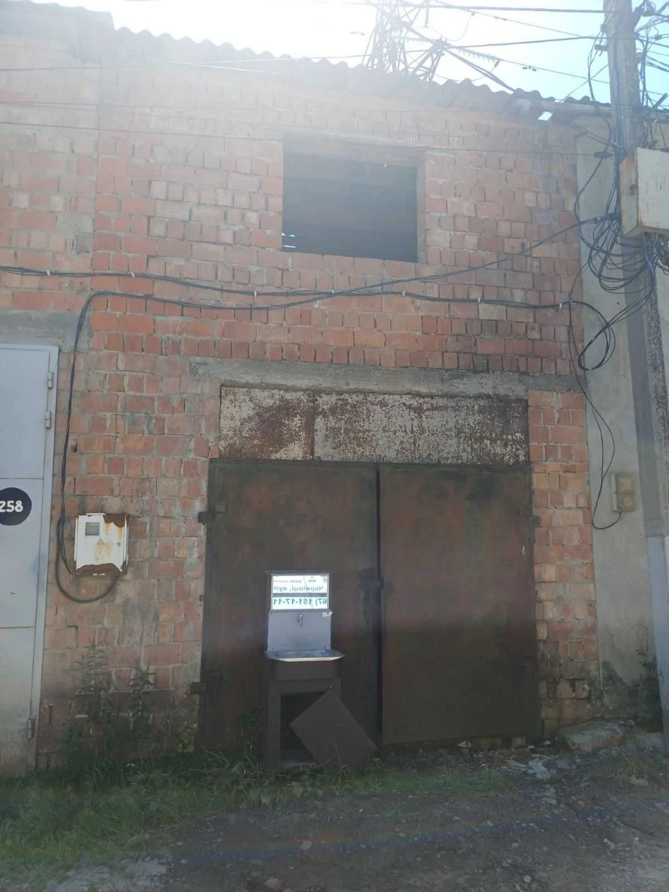 For Sale: Two-Story Garage, Cooperative No. 18, South Ring