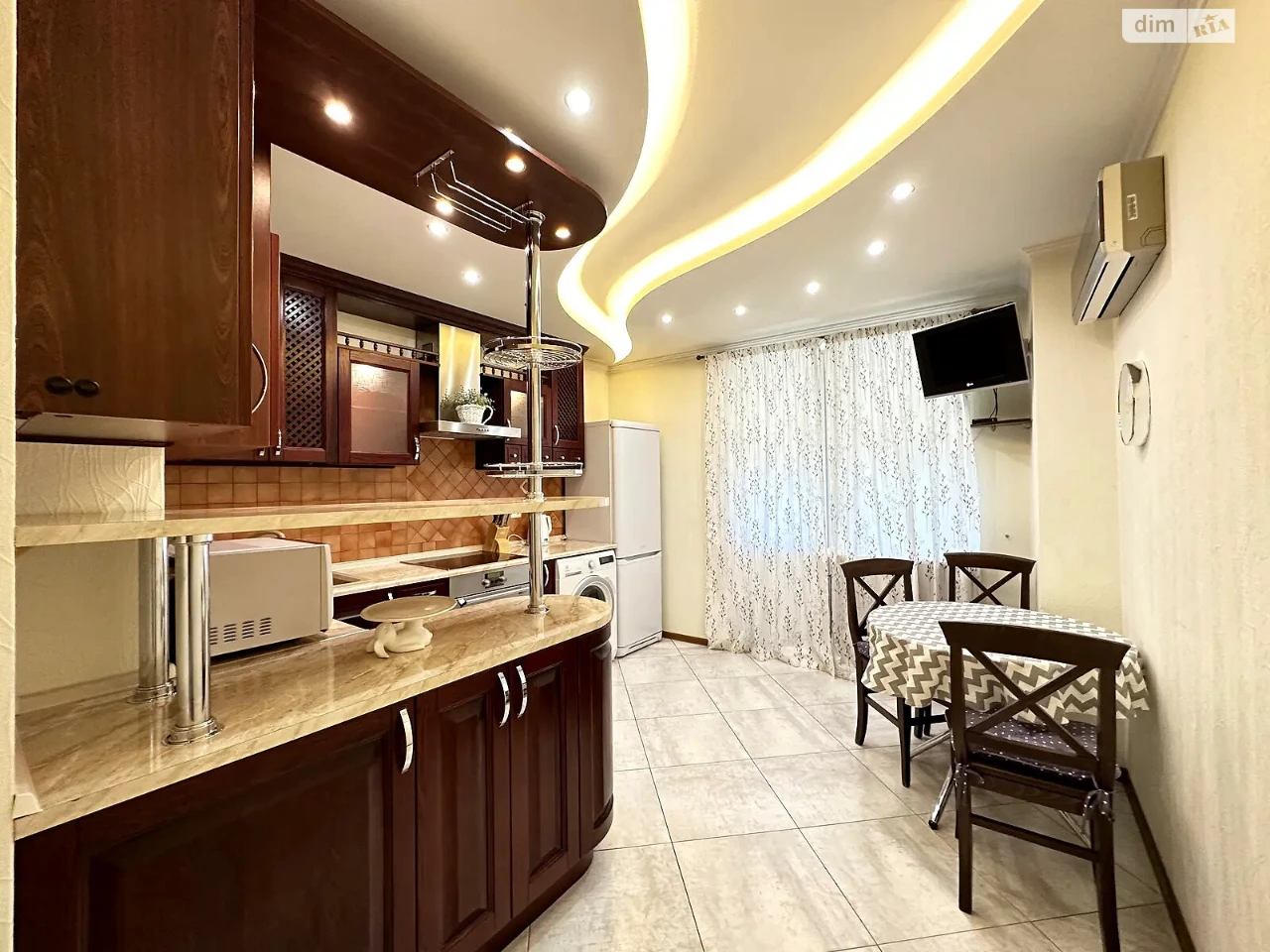 Long-Term Rental Apartment, Pociaky