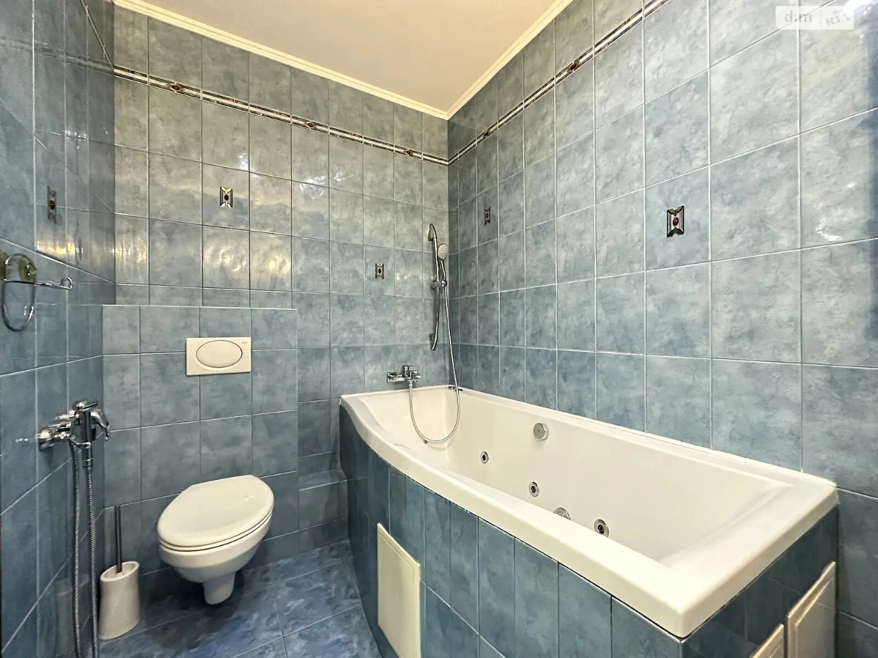 Long-Term Rental Apartment, Pociaky