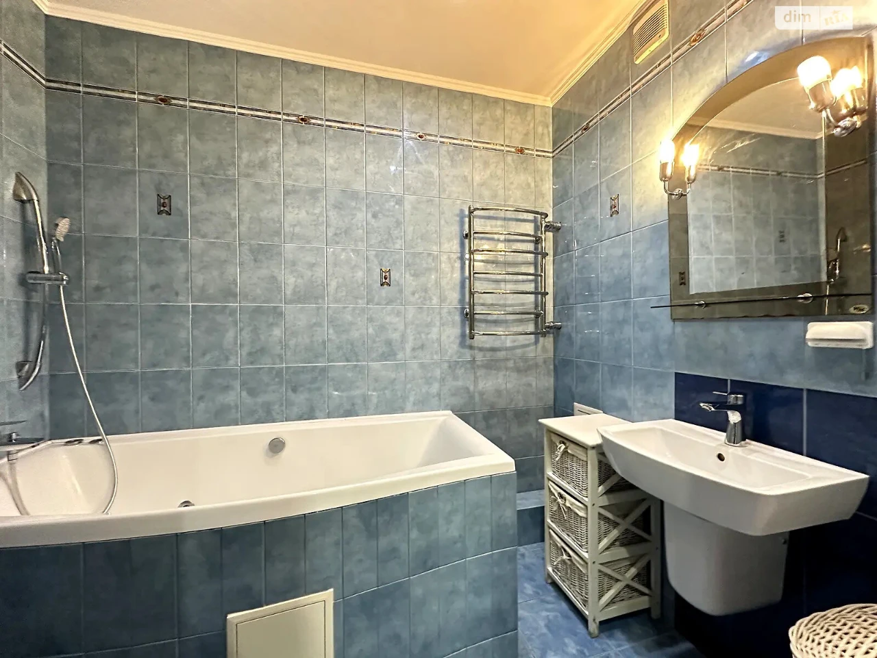 Long-Term Rental Apartment, Pociaky