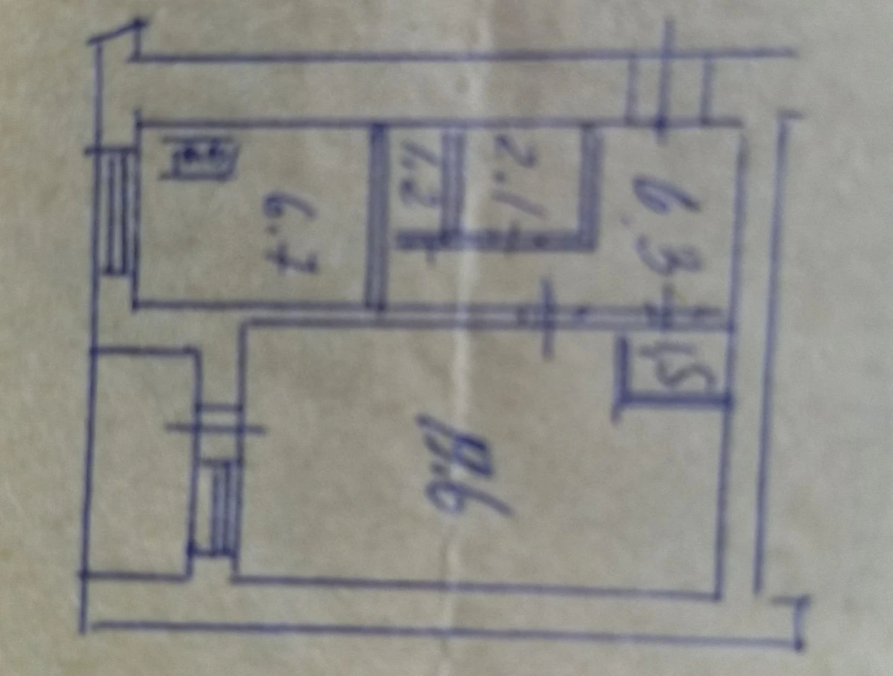 Продається 1-кімнатна квартира в центрі Золотоустівська, 48/5. 40 м². 49000