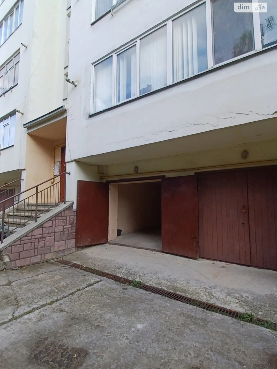 For Sale: Separate Garage, Pasichna