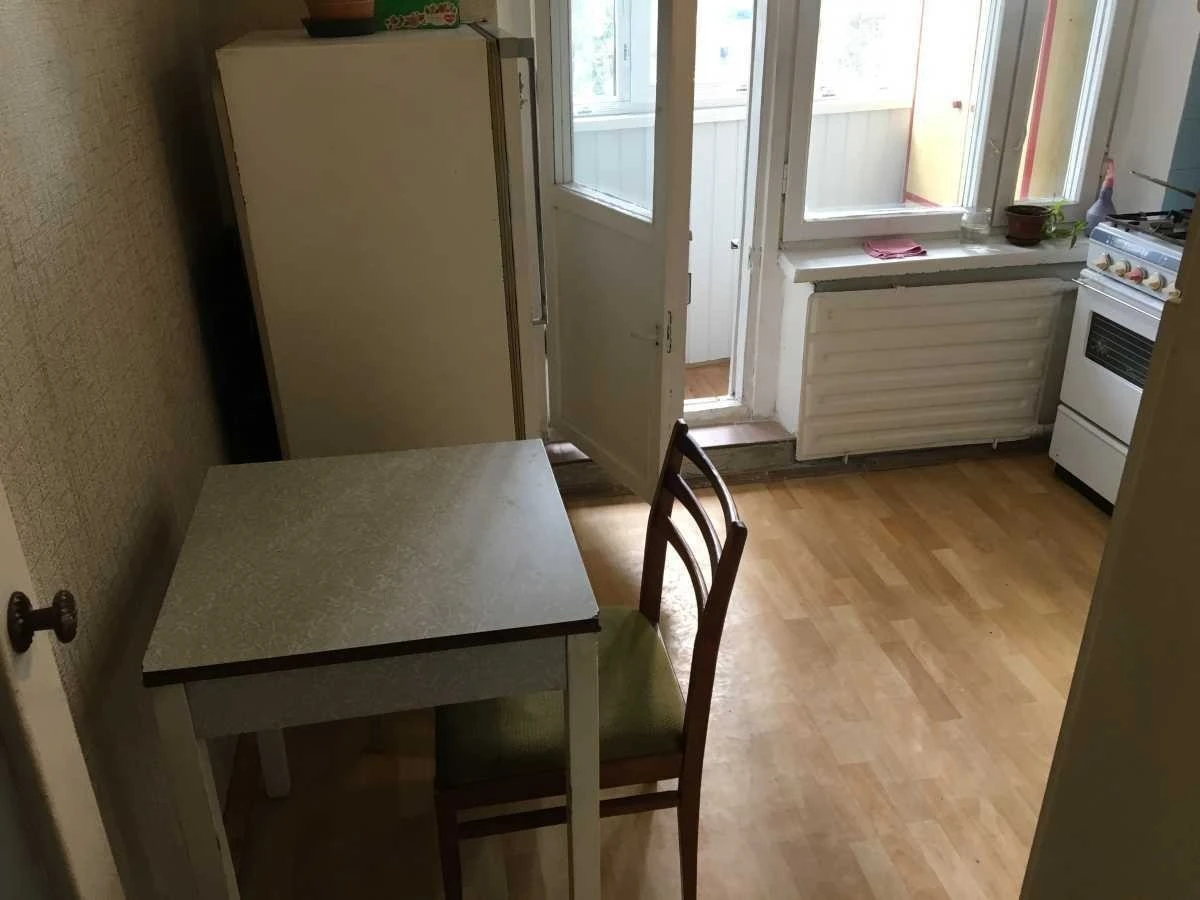 Оренда 1-кімнатної квартири 32 м², Братиславська вул., 12