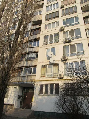Оренда 1-кімнатної квартири 32 м², Братиславська вул., 12