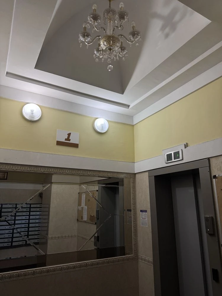 One-Bedroom Apartment on Naukova Street