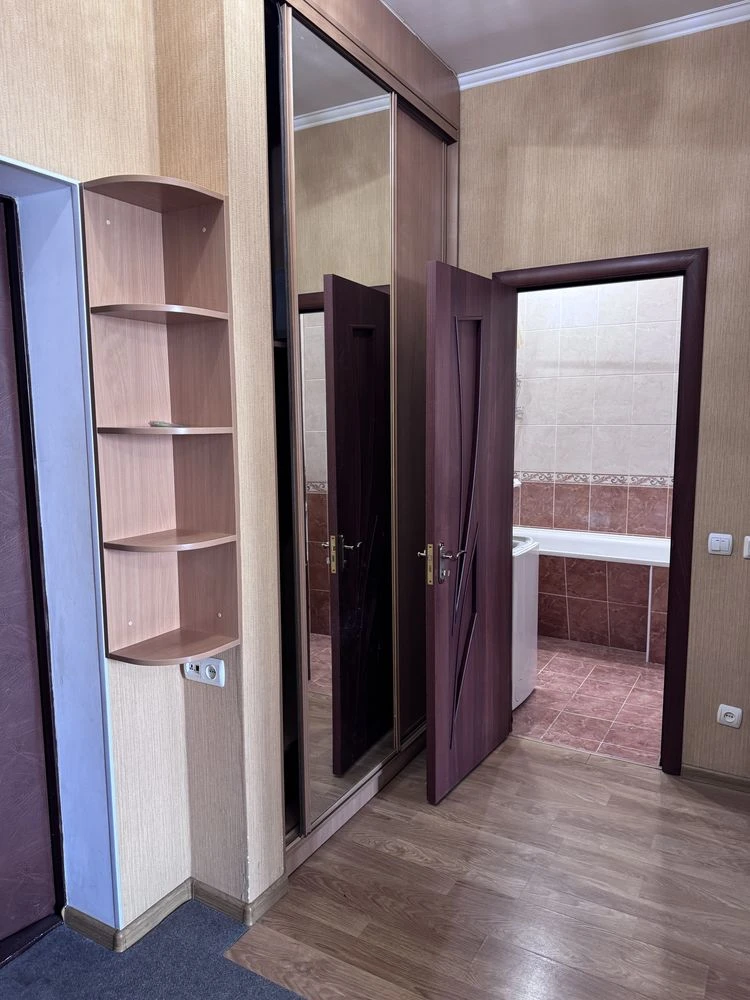 One-Bedroom Apartment on Naukova Street