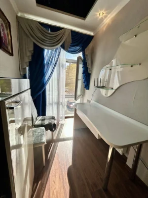 For sale spacious two-bedroom apartment on Dovzhenko Street