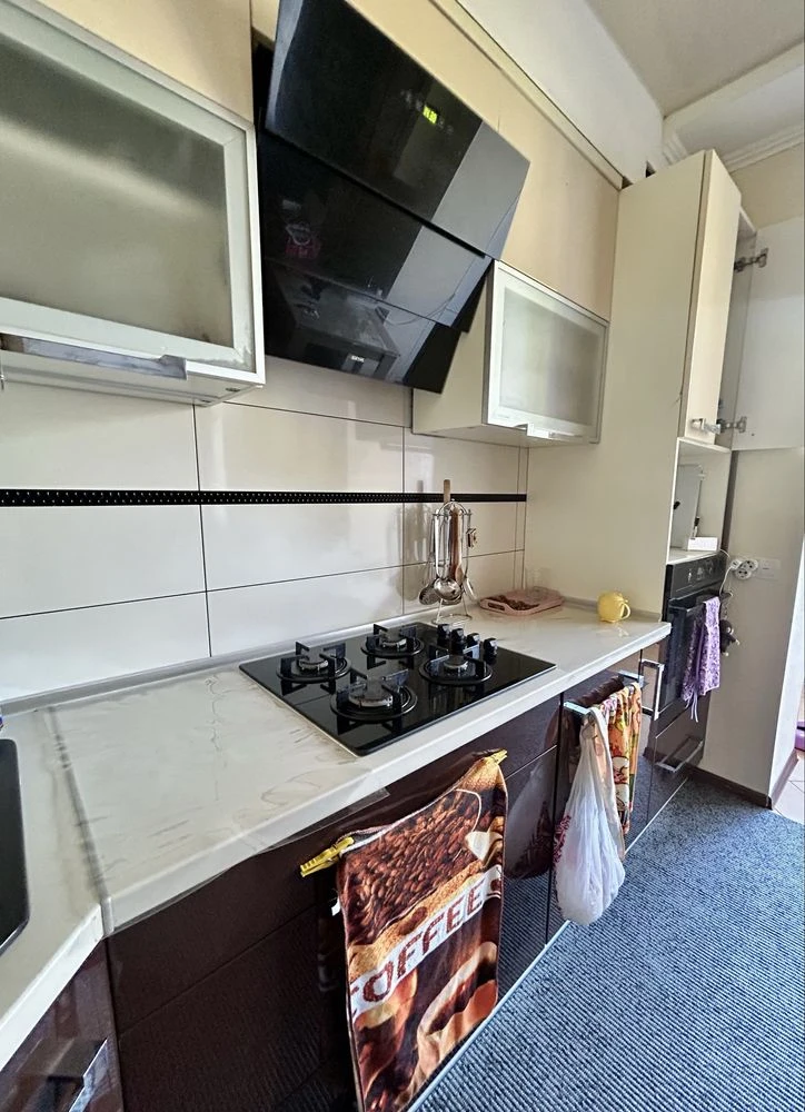 For sale spacious two-bedroom apartment on Dovzhenko Street